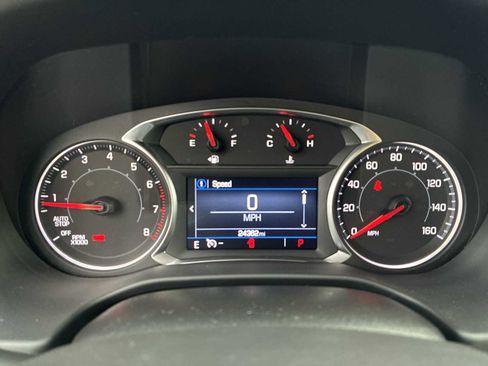 Certified 2023 GMC Acadia SLE w/ Driver Convenience Package image 11