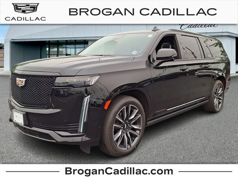 Certified 2023 Cadillac Escalade ESV Sport Platinum AWD/4WD image 1