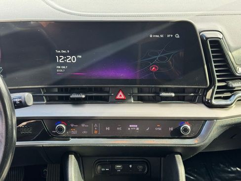 Used 2023 Kia Sportage EX image 17