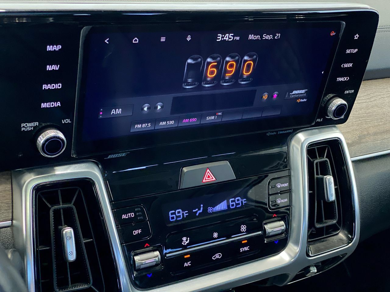 Certified 2022 Kia Sorento SX Prestige AWD/4WD image 27