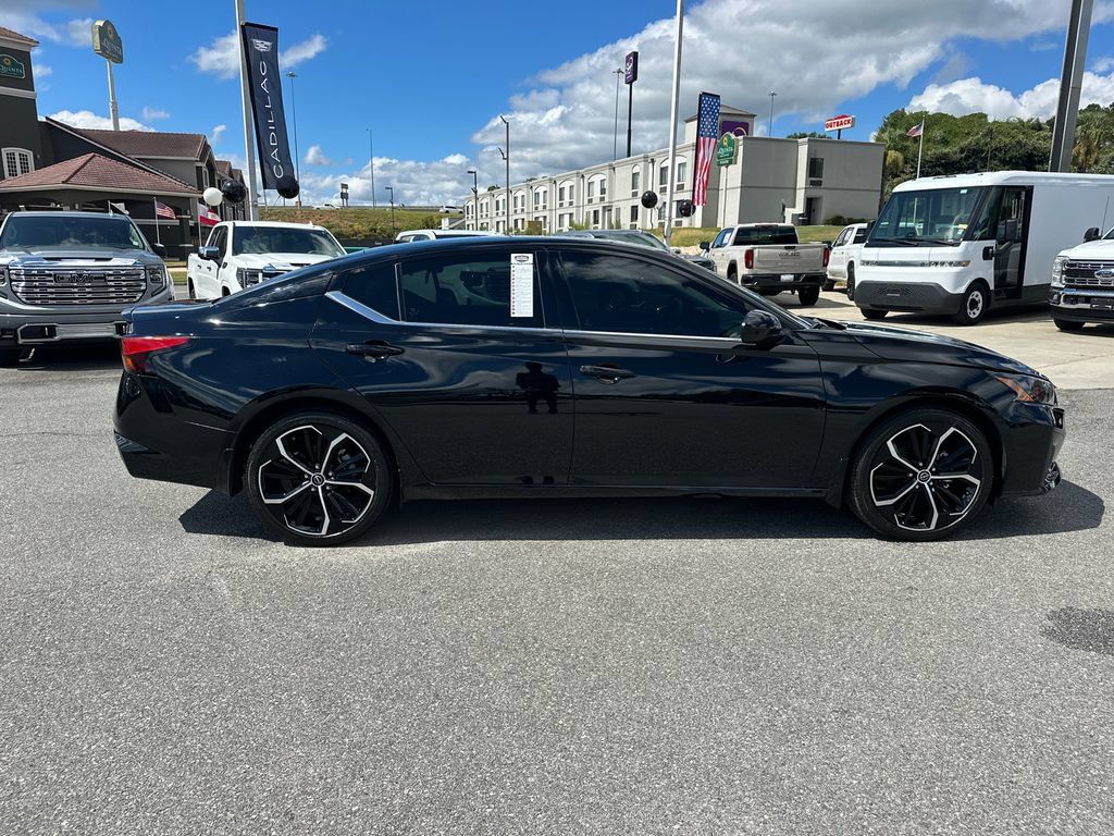 Used 2025 Nissan Altima 2.5 SR w/ SR Premium Package FWD image 8
