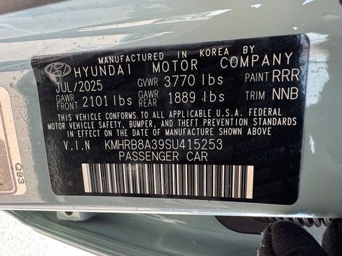 Used 2025 Hyundai Venue SE FWD image 7
