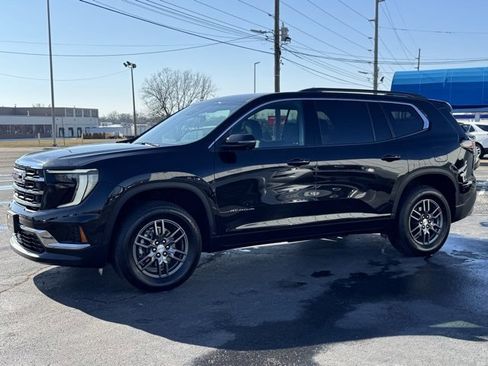 Used 2025 GMC Acadia Elevation image 3