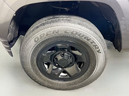 Used 2023 Toyota Tacoma SR w/ SR Convenience Package image 13