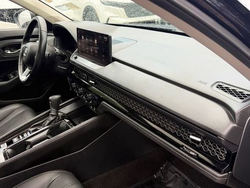 Used 2023 Honda Accord Touring image 18