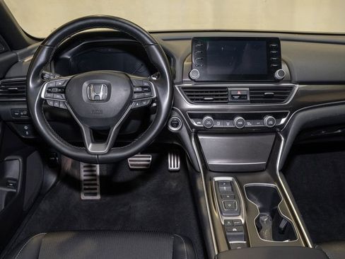 Used 2022 Honda Accord Sport image 2