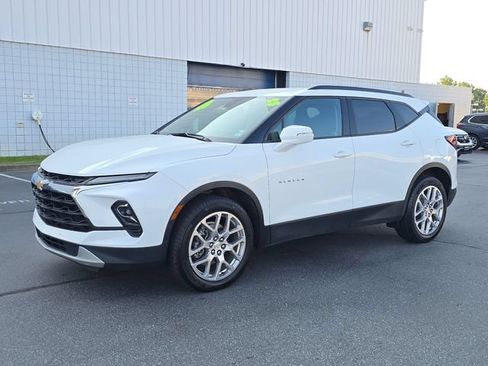 Used 2023 Chevrolet Blazer LT FWD image 7