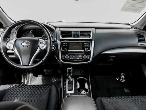 Used 2018 Nissan Altima 2.5 SV image 16