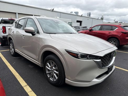 Used 2024 MAZDA CX-5 AWD 2.5 S w/ Select Package image 2