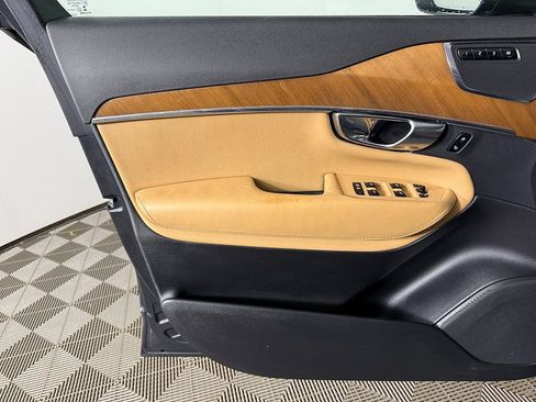 Used 2017 Volvo XC90 T6 Inscription w/ Vision Package image 23