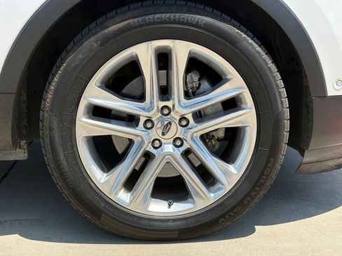 Used 2016 Ford Explorer Limited w/ Equipment Group 301A FWD image 9