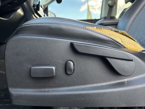 Used 2016 Chevrolet Colorado Z71 image 10