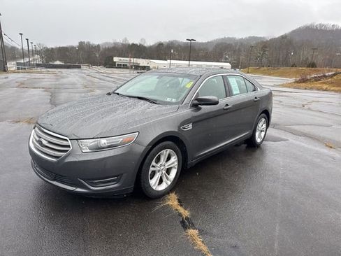 Used 2018 Ford Taurus SEL w/ Equipment Group 201A image 4