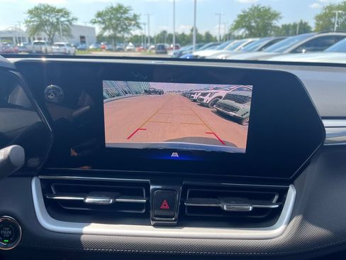 Used 2025 Chevrolet TrailBlazer LT w/ Driver Confidence Package FWD image 14