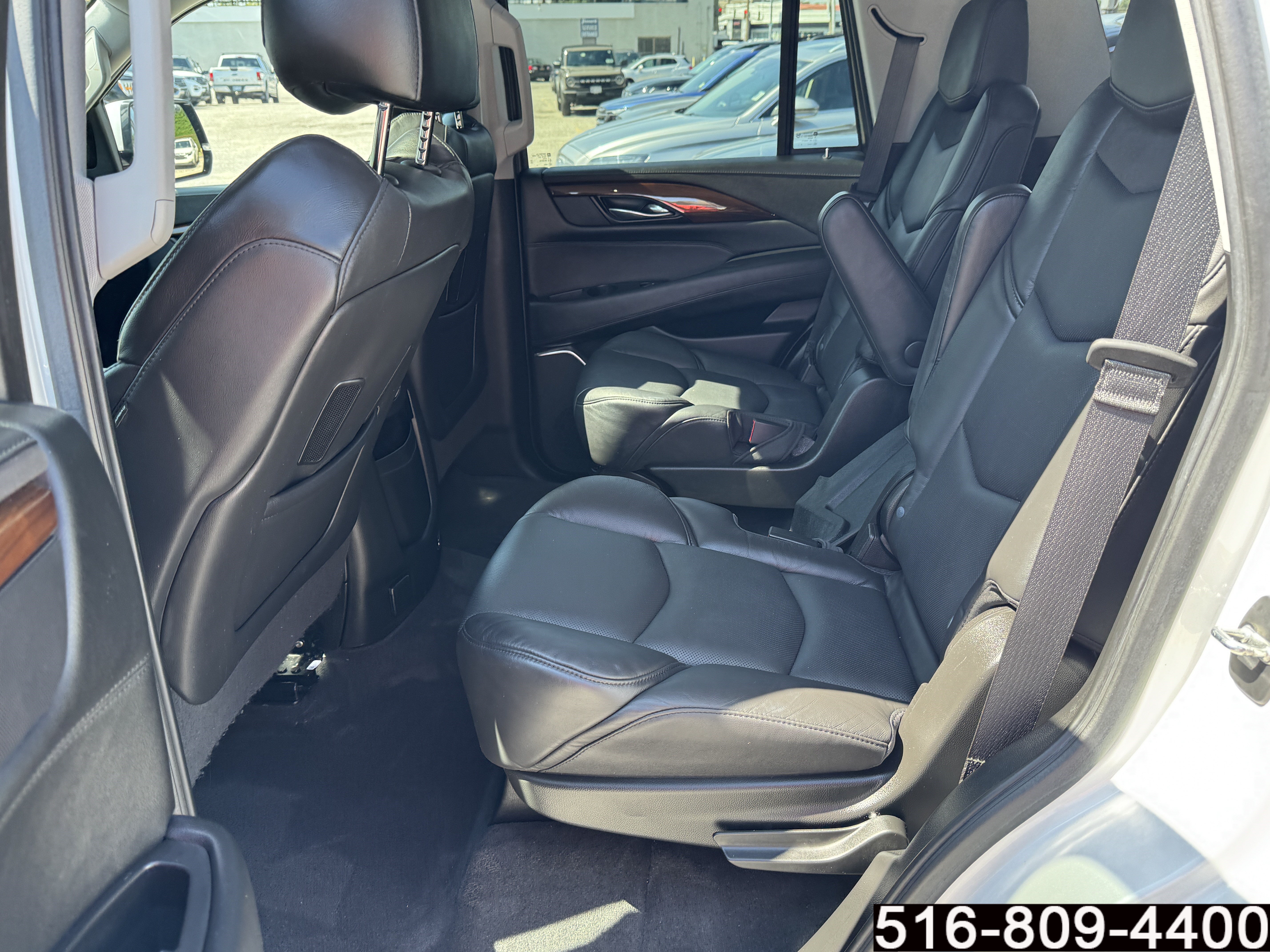 Used 2020 Cadillac Escalade Luxury AWD/4WD image 38