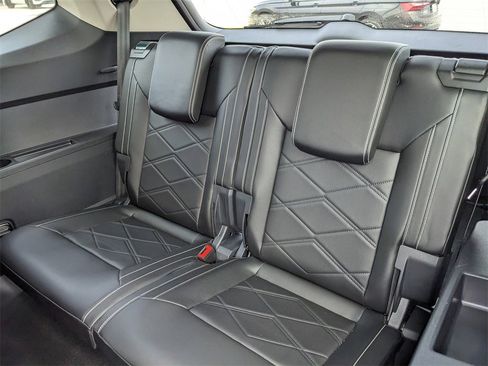 Certified 2024 Volkswagen Atlas SE image 20