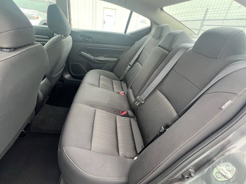 Used 2025 Nissan Altima 2.5 SV FWD image 16
