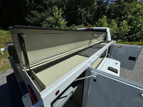 New 2024 RAM 2500 Tradesman w/ Chrome Appearance Group image 9