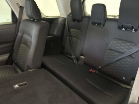 Used 2024 Nissan Pathfinder SV FWD image 15