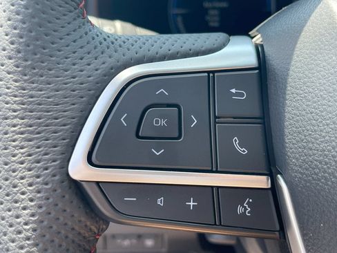 Used 2026 Toyota Sienna XSE FWD image 7