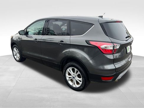Used 2017 Ford Escape SE w/ SE Cold Weather Package image 5