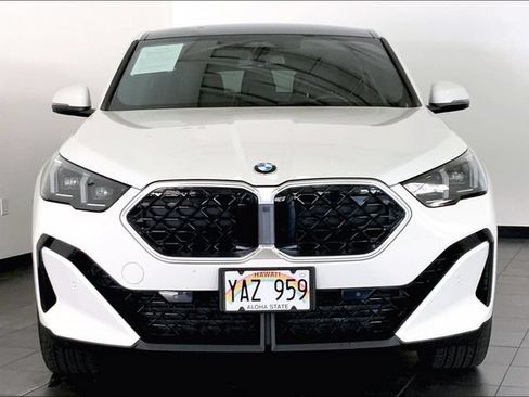 Used 2025 BMW X2 xDrive28i w/ Technology Package AWD/4WD image 3