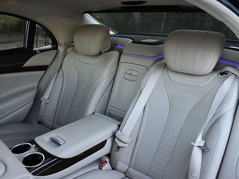 Used 2017 Mercedes-Benz S 550 Sedan image 17