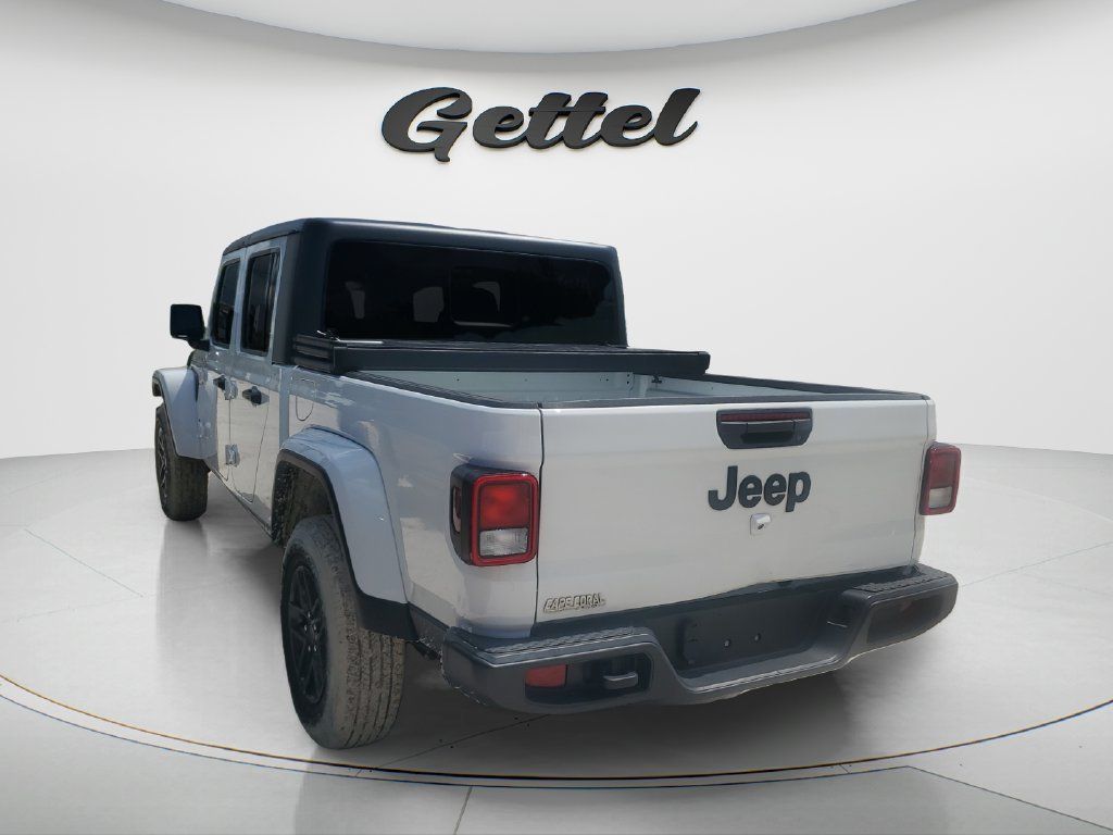 Used 2024 Jeep Gladiator Sport AWD/4WD image 5