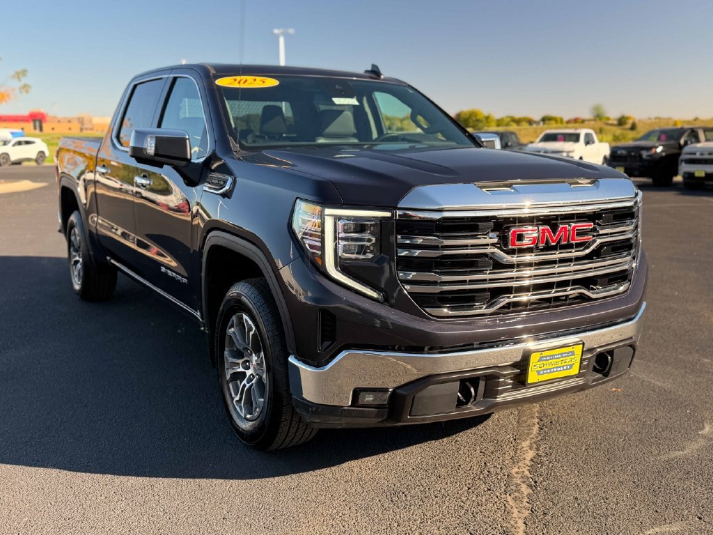Used 2025 GMC Sierra 1500 SLT AWD/4WD image 5