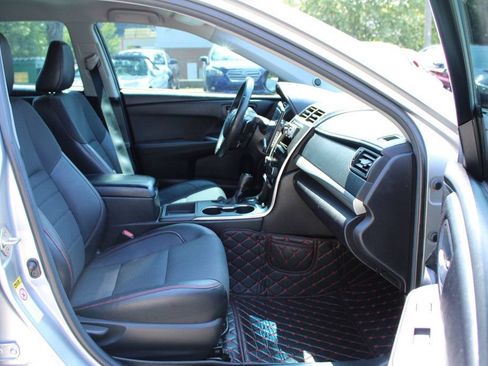 Used 2017 Toyota Camry SE FWD image 28