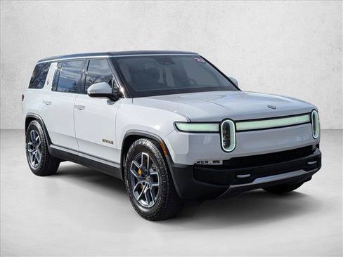 Used 2023 Rivian R1S Adventure image 3