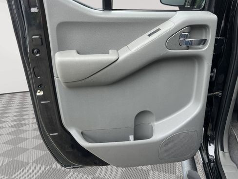 Used 2020 Nissan Frontier SV AWD/4WD image 11