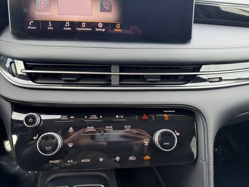 Used 2025 INFINITI QX60 Pure image 22