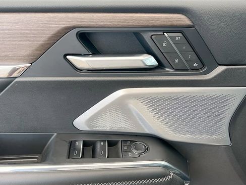 Used 2025 GMC Acadia Denali w/ Super Cruise Package image 20