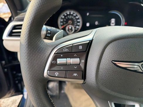 Used 2026 Genesis G70 2.5T image 21