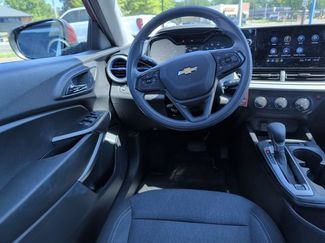 Used 2024 Chevrolet Trax LS w/ LS Convenience Package FWD video 2