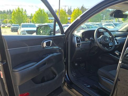 Used 2021 Kia Sorento LX AWD/4WD image 19