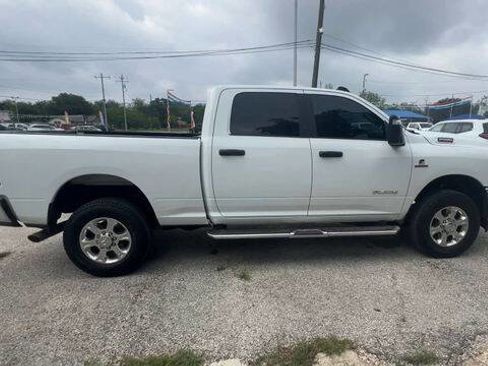 Used 2024 RAM 2500 Big Horn AWD/4WD image 9