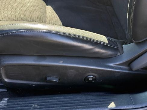 Used 2017 Dodge Challenger GT w/ Driver Convenience Group image 10