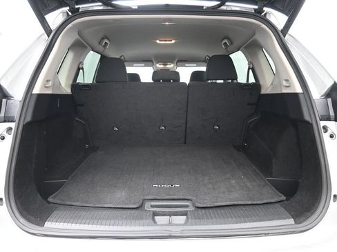 Used 2025 Nissan Rogue SV AWD/4WD image 25