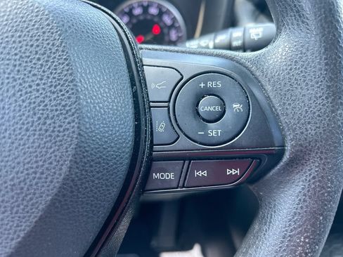Used 2020 Toyota RAV4 XLE FWD image 17