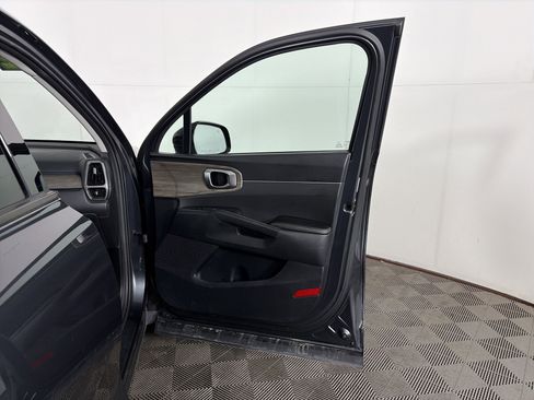 Certified 2022 Kia Sorento S w/ Panoramic Sunroof Package image 44