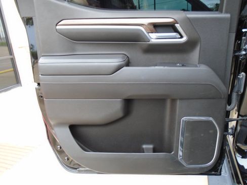 Used 2022 Chevrolet Silverado 1500 RST AWD/4WD image 27