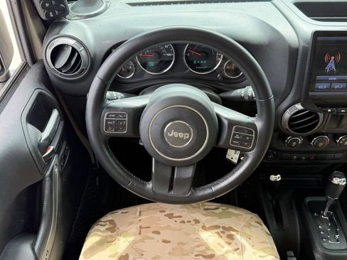 Used 2017 Jeep Wrangler Sport AWD/4WD image 9