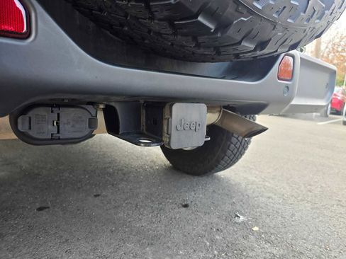 Used 2021 Jeep Wrangler Unlimited Sahara image 16