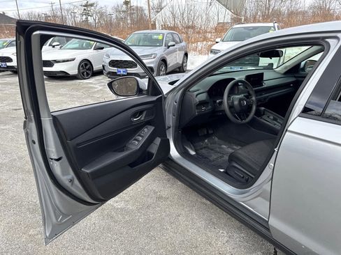Used 2024 Honda Accord EX image 12