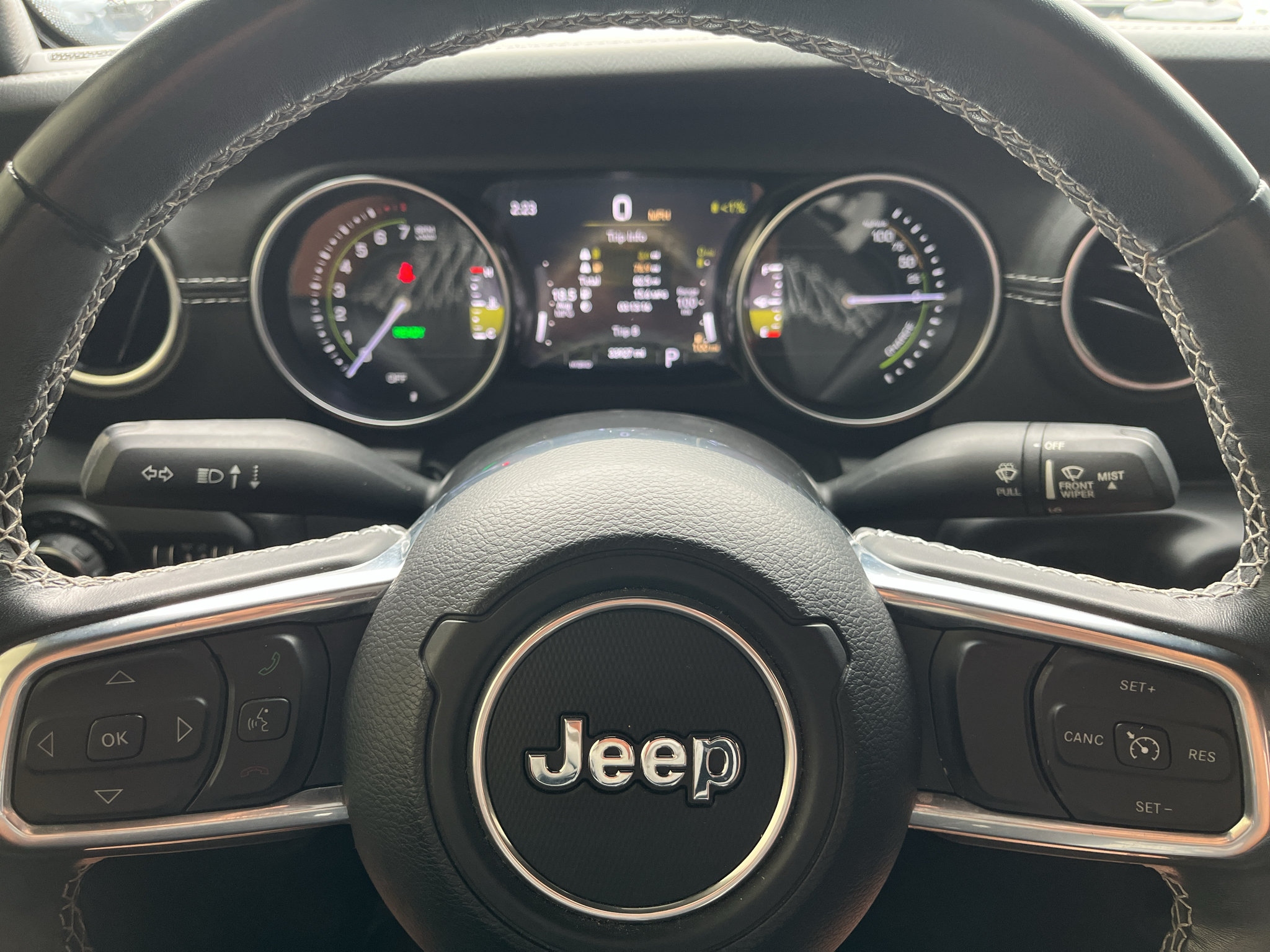 Used 2022 Jeep Wrangler Unlimited Sahara w/ Cold Weather Group AWD/4WD image 15