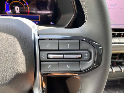 New 2025 Chevrolet Colorado ZR2 AWD/4WD image 16