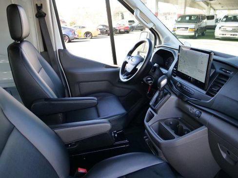 Used 2025 Ford Transit 250 148 Medium Roof Extended AWD image 29