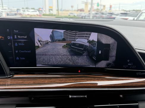 Used 2023 Cadillac Escalade ESV Luxury RWD image 24
